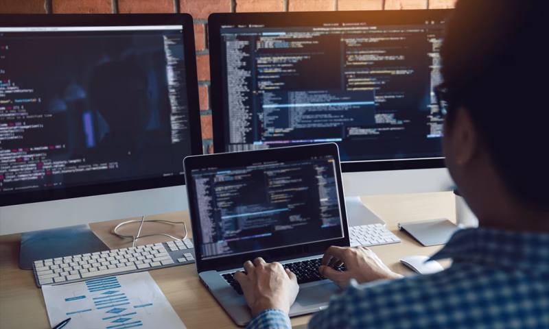 数据科学选型：R与Python如何赋能奎屯市网站建设？